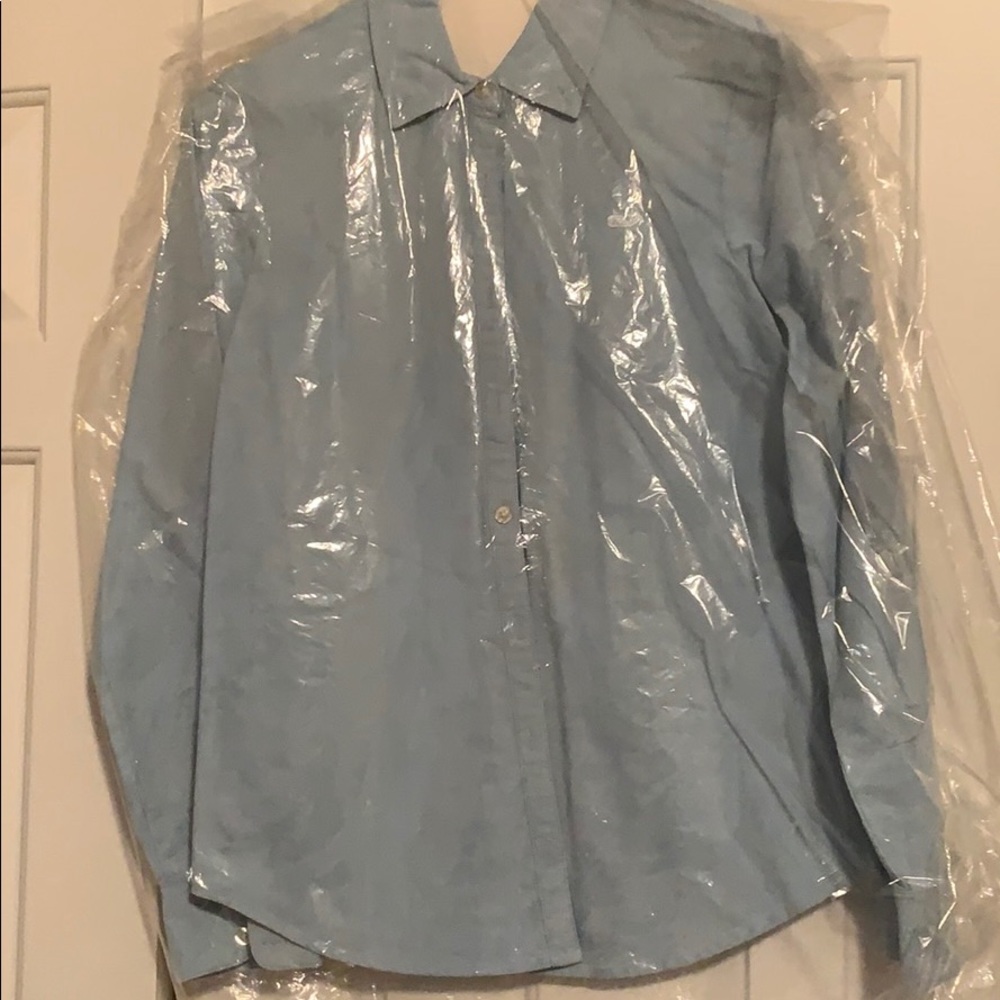 Vineyard vines size 4 blue button down